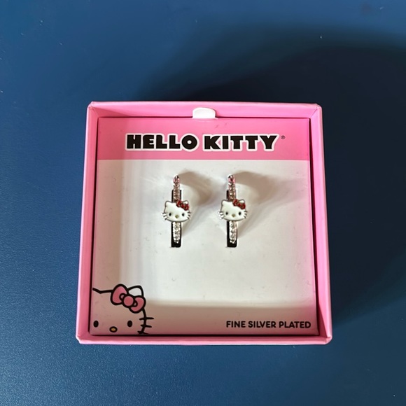 {NIB} HELLO KITTY hoop earrings - Picture 2 of 4